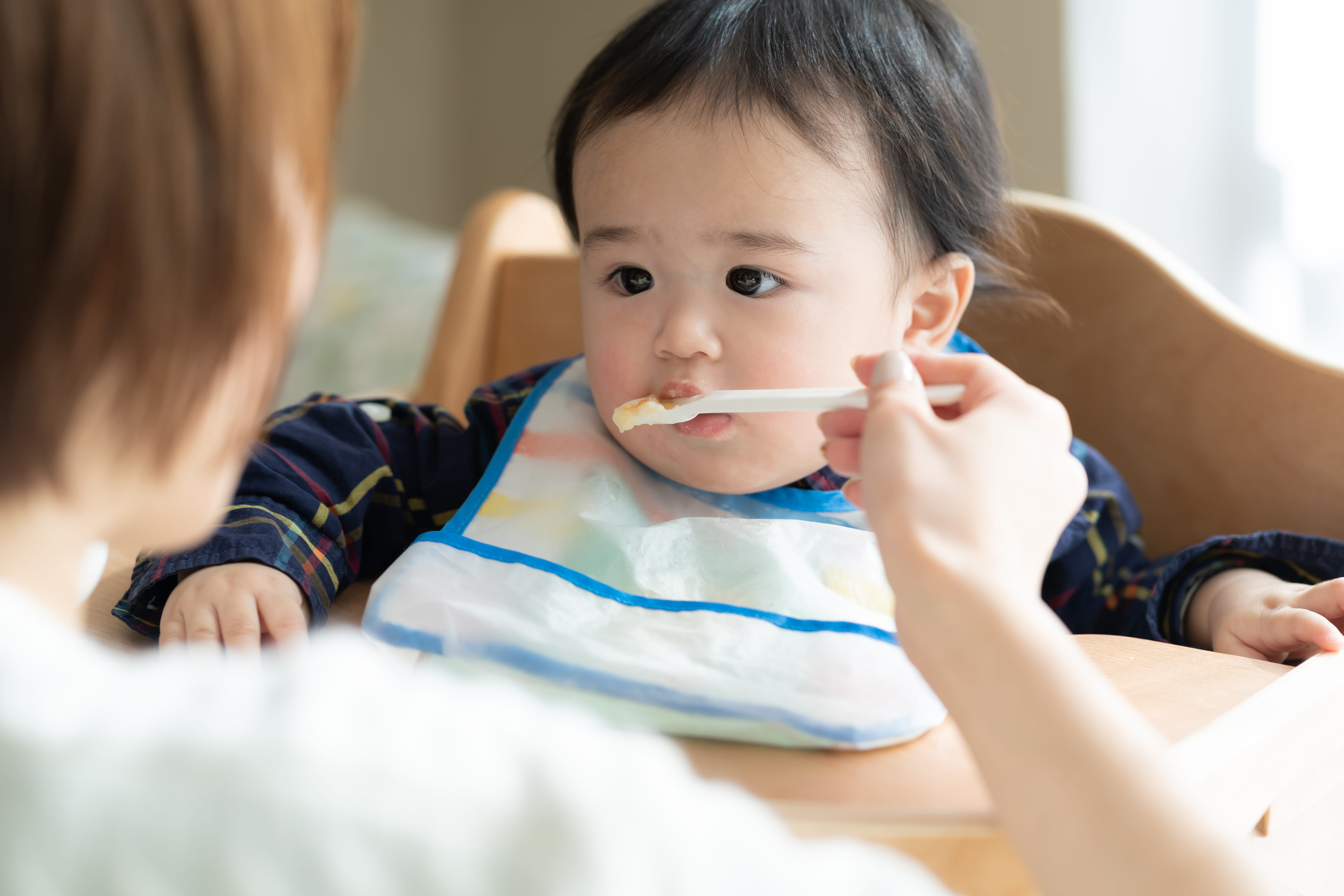 大人から虫歯がうつるって本当？